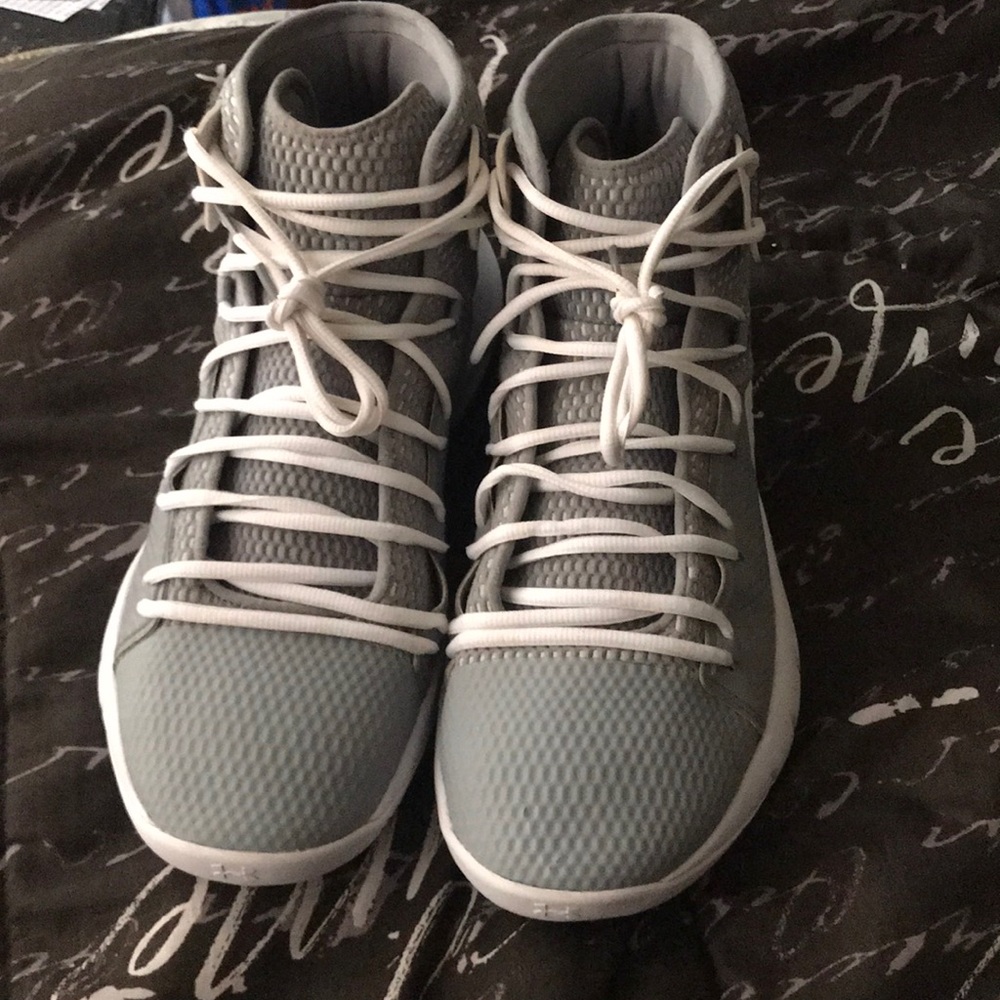 UA HOVR HAVOC basketball shoe